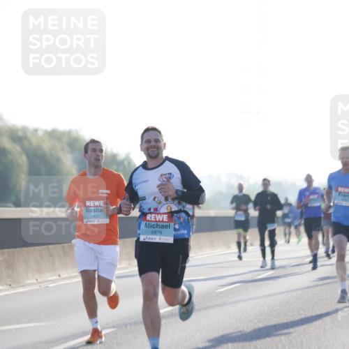 03.10.2025 - Köhlbrandbrückenlauf Jannik Wohlers http://msf.ph/oto/9056750 03.10.2025 09:13:20 Position 3 1423, 2879 meine-sportfotos.de