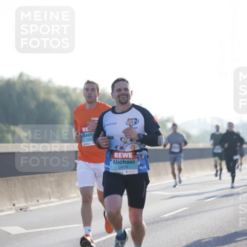 03.10.2025 - Köhlbrandbrückenlauf Jannik Wohlers http://msf.ph/oto/9056804 03.10.2025 09:13:21 Position 3 1423, 2879 meine-sportfotos.de