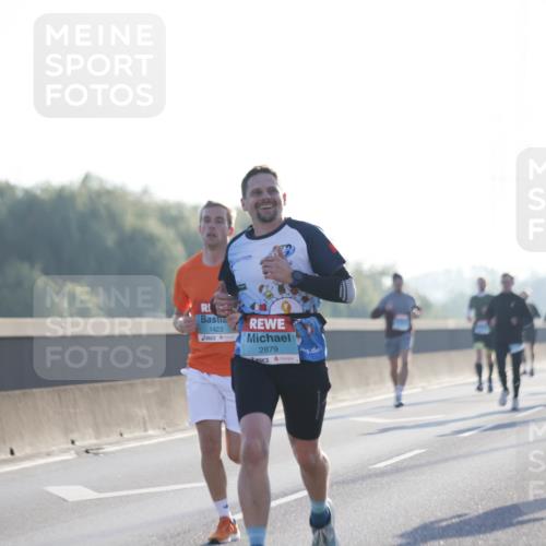 03.10.2025 - Köhlbrandbrückenlauf Jannik Wohlers http://msf.ph/oto/9056817 03.10.2025 09:13:21 Position 3 1423, 2879 meine-sportfotos.de