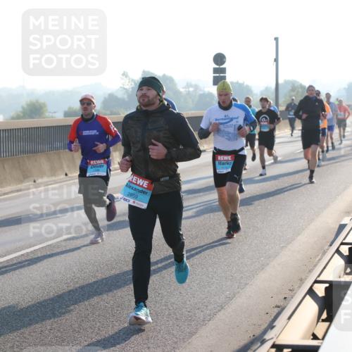 03.10.2025 - Köhlbrandbrückenlauf Lena Gebhardt http://msf.ph/oto/9056835 03.10.2025 09:17:40 Position 1 2959, 1116 meine-sportfotos.de