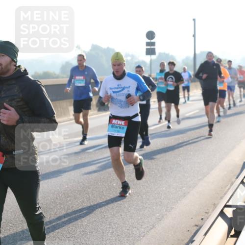 03.10.2025 - Köhlbrandbrückenlauf Lena Gebhardt http://msf.ph/oto/9056858 03.10.2025 09:17:41 Position 1 2959, 41, 1116 meine-sportfotos.de