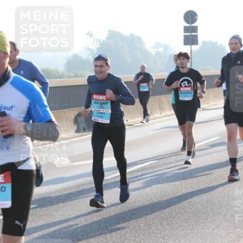 03.10.2025 - Köhlbrandbrückenlauf Lena Gebhardt http://msf.ph/oto/9056901 03.10.2025 09:17:42 Position 1 41, 1218, 3160, 1116 meine-sportfotos.de