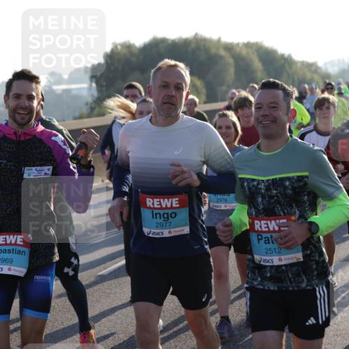 03.10.2025 - Köhlbrandbrückenlauf Jannik Wohlers http://msf.ph/oto/9056902 03.10.2025 09:21:05 Position 3 2, 2969, 2977, 17709, 2978, 2512, 3713 meine-sportfotos.de