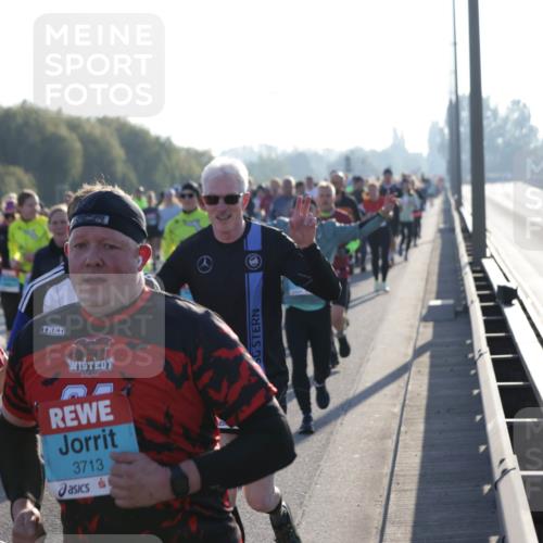 03.10.2025 - Köhlbrandbrückenlauf Jannik Wohlers http://msf.ph/oto/9056944 03.10.2025 09:21:06 Position 3 3727, 3713 meine-sportfotos.de