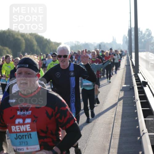 03.10.2025 - Köhlbrandbrückenlauf Jannik Wohlers http://msf.ph/oto/9056953 03.10.2025 09:21:06 Position 3 3727, 3713, 1794 meine-sportfotos.de