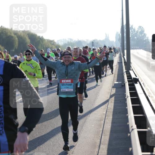 03.10.2025 - Köhlbrandbrückenlauf Jannik Wohlers http://msf.ph/oto/9056961 03.10.2025 09:21:08 Position 3 88, 1794 meine-sportfotos.de