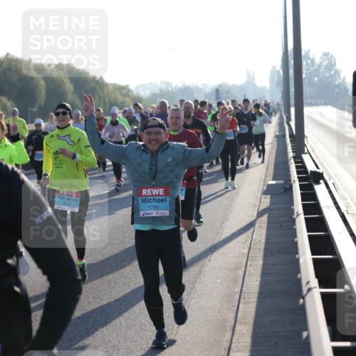 03.10.2025 - Köhlbrandbrückenlauf Jannik Wohlers http://msf.ph/oto/9056973 03.10.2025 09:21:08 Position 3 3612, 1794 meine-sportfotos.de