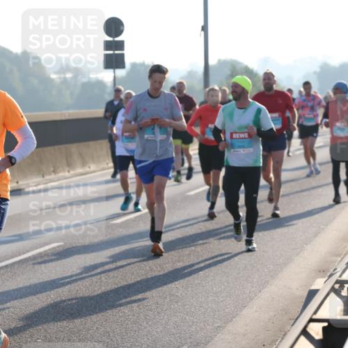 03.10.2025 - Köhlbrandbrückenlauf Lena Gebhardt http://msf.ph/oto/9056988 03.10.2025 09:17:45 Position 1 42, 1474 meine-sportfotos.de