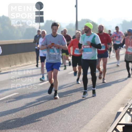 03.10.2025 - Köhlbrandbrückenlauf Lena Gebhardt http://msf.ph/oto/9057000 03.10.2025 09:17:45 Position 1 42, 1474 meine-sportfotos.de