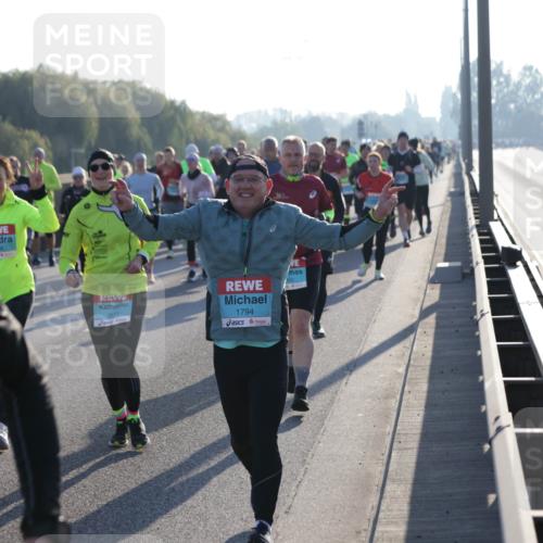 03.10.2025 - Köhlbrandbrückenlauf Jannik Wohlers http://msf.ph/oto/9057013 03.10.2025 09:21:08 Position 3 1454, 3612, 1794 meine-sportfotos.de