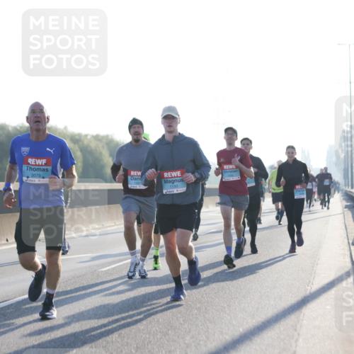 03.10.2025 - Köhlbrandbrückenlauf Jannik Wohlers http://msf.ph/oto/9057036 03.10.2025 09:13:28 Position 3 3079, 1237, 1150, 1035 meine-sportfotos.de
