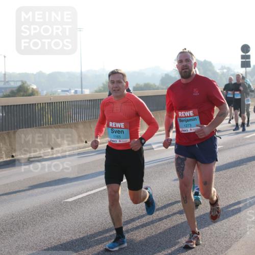 03.10.2025 - Köhlbrandbrückenlauf Lena Gebhardt http://msf.ph/oto/9057060 03.10.2025 09:17:50 Position 1 1165, 1273, 1134 meine-sportfotos.de
