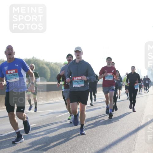 03.10.2025 - Köhlbrandbrückenlauf Jannik Wohlers http://msf.ph/oto/9057074 03.10.2025 09:13:28 Position 3 3079, 1150, 1035 meine-sportfotos.de