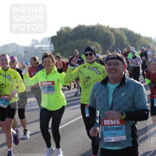 03.10.2025 - Köhlbrandbrückenlauf Jannik Wohlers http://msf.ph/oto/9057085 03.10.2025 09:21:09 Position 3 3611, 1454, 1794, 2800 meine-sportfotos.de