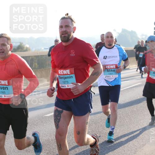 03.10.2025 - Köhlbrandbrückenlauf Lena Gebhardt http://msf.ph/oto/9057088 03.10.2025 09:17:50 Position 1 1165, 1273, 1351, 1134 meine-sportfotos.de