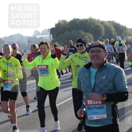 03.10.2025 - Köhlbrandbrückenlauf Jannik Wohlers http://msf.ph/oto/9057093 03.10.2025 09:21:09 Position 3 3611, 1454, 1794, 2800 meine-sportfotos.de