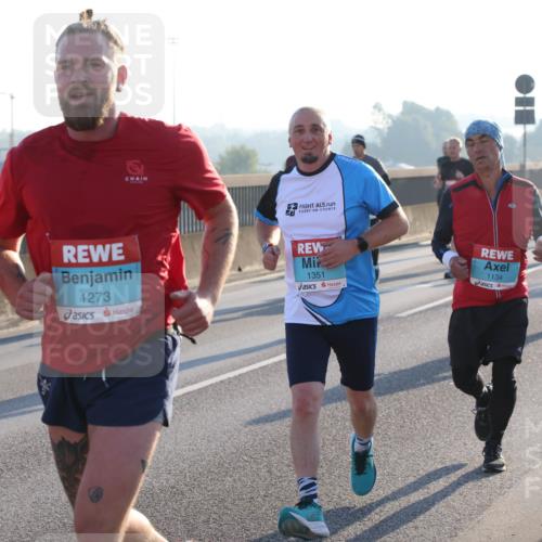 03.10.2025 - Köhlbrandbrückenlauf Lena Gebhardt http://msf.ph/oto/9057102 03.10.2025 09:17:51 Position 1 1273, 1351, 1134 meine-sportfotos.de