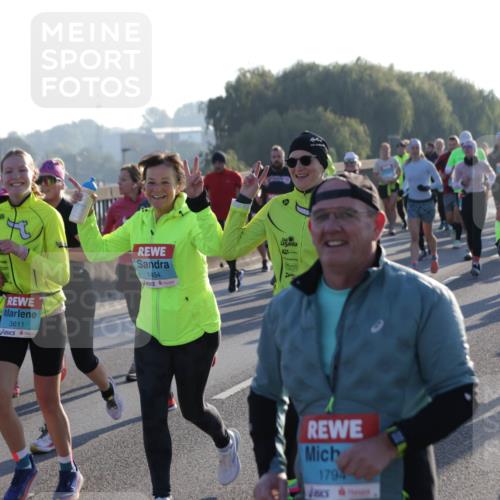 03.10.2025 - Köhlbrandbrückenlauf Jannik Wohlers http://msf.ph/oto/9057109 03.10.2025 09:21:09 Position 3 3611, 1454, 1794, 2800 meine-sportfotos.de