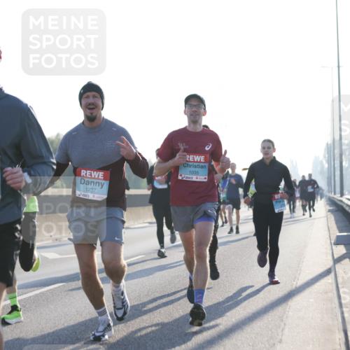 03.10.2025 - Köhlbrandbrückenlauf Jannik Wohlers http://msf.ph/oto/9057131 03.10.2025 09:13:29 Position 3 1150, 1237, 1035 meine-sportfotos.de