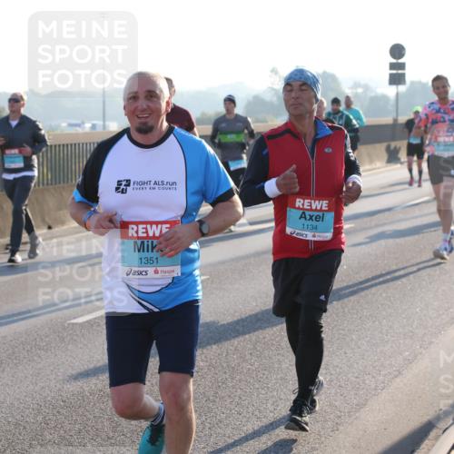 03.10.2025 - Köhlbrandbrückenlauf Lena Gebhardt http://msf.ph/oto/9057132 03.10.2025 09:17:51 Position 1 1351, 1134 meine-sportfotos.de