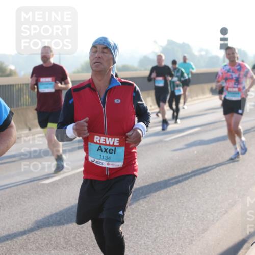 03.10.2025 - Köhlbrandbrückenlauf Lena Gebhardt http://msf.ph/oto/9057148 03.10.2025 09:17:52 Position 1 351, 1134 meine-sportfotos.de