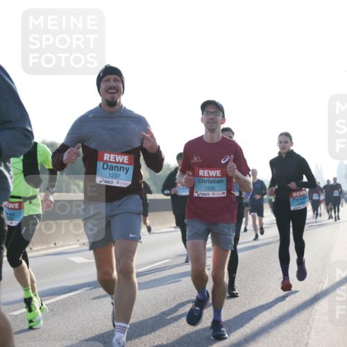 03.10.2025 - Köhlbrandbrückenlauf Jannik Wohlers http://msf.ph/oto/9057153 03.10.2025 09:13:30 Position 3 1150, 720, 1237, 1035 meine-sportfotos.de