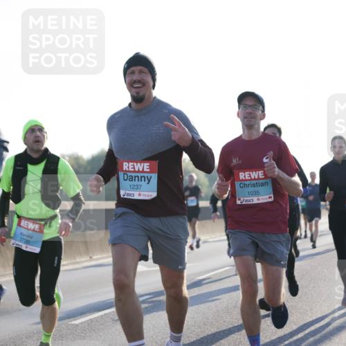 03.10.2025 - Köhlbrandbrückenlauf Jannik Wohlers http://msf.ph/oto/9057184 03.10.2025 09:13:30 Position 3 04, 3720, 1237, 1035, 2708 meine-sportfotos.de