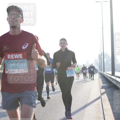 03.10.2025 - Köhlbrandbrückenlauf Jannik Wohlers http://msf.ph/oto/9057217 03.10.2025 09:13:31 Position 3 1035, 2708 meine-sportfotos.de