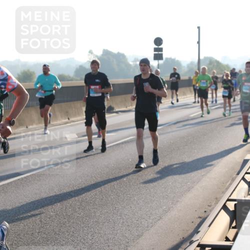 03.10.2025 - Köhlbrandbrückenlauf Lena Gebhardt http://msf.ph/oto/9057232 03.10.2025 09:17:54 Position 1 1039 meine-sportfotos.de