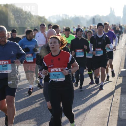 03.10.2025 - Köhlbrandbrückenlauf Jannik Wohlers http://msf.ph/oto/9057250 03.10.2025 09:21:12 Position 3 1993, 3747, 24 meine-sportfotos.de