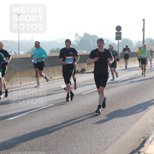 03.10.2025 - Köhlbrandbrückenlauf Lena Gebhardt http://msf.ph/oto/9057259 03.10.2025 09:17:54 Position 1 1213 meine-sportfotos.de