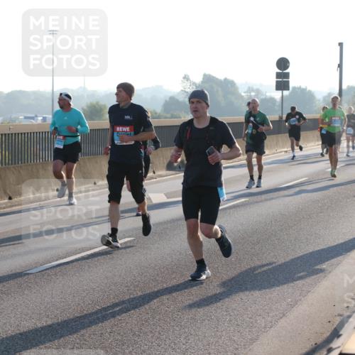 03.10.2025 - Köhlbrandbrückenlauf Lena Gebhardt http://msf.ph/oto/9057271 03.10.2025 09:17:55 Position 1 1526 meine-sportfotos.de