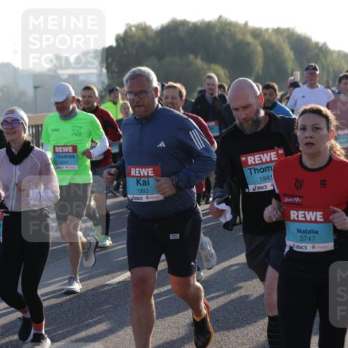 03.10.2025 - Köhlbrandbrückenlauf Jannik Wohlers http://msf.ph/oto/9057302 03.10.2025 09:21:13 Position 3 3265, 1993, 1941, 3747 meine-sportfotos.de