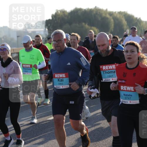 03.10.2025 - Köhlbrandbrückenlauf Jannik Wohlers http://msf.ph/oto/9057310 03.10.2025 09:21:14 Position 3 3265, 1993, 1941, 3747 meine-sportfotos.de
