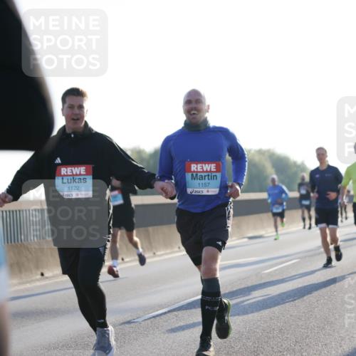 03.10.2025 - Köhlbrandbrückenlauf Jannik Wohlers http://msf.ph/oto/9057313 03.10.2025 09:13:32 Position 3 706, 1122, 1157 meine-sportfotos.de