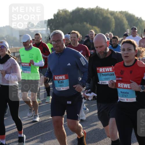 03.10.2025 - Köhlbrandbrückenlauf Jannik Wohlers http://msf.ph/oto/9057317 03.10.2025 09:21:14 Position 3 1993, 1941, 3747, 1810 meine-sportfotos.de