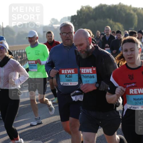 03.10.2025 - Köhlbrandbrückenlauf Jannik Wohlers http://msf.ph/oto/9057339 03.10.2025 09:21:14 Position 3 3265, 1993, 1941, 3747 meine-sportfotos.de