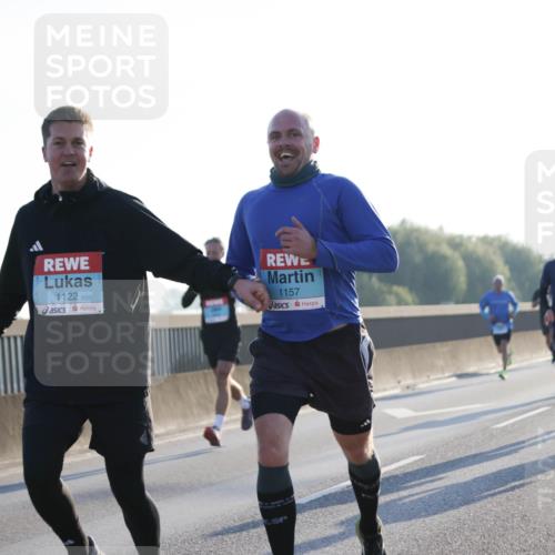 03.10.2025 - Köhlbrandbrückenlauf Jannik Wohlers http://msf.ph/oto/9057340 03.10.2025 09:13:33 Position 3 1122, 1157 meine-sportfotos.de