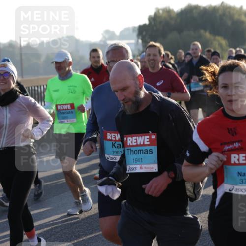 03.10.2025 - Köhlbrandbrückenlauf Jannik Wohlers http://msf.ph/oto/9057348 03.10.2025 09:21:14 Position 3 3265, 1993, 1941, 3747 meine-sportfotos.de