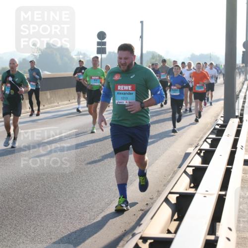 03.10.2025 - Köhlbrandbrückenlauf Lena Gebhardt http://msf.ph/oto/9057362 03.10.2025 09:17:57 Position 1 1213 meine-sportfotos.de