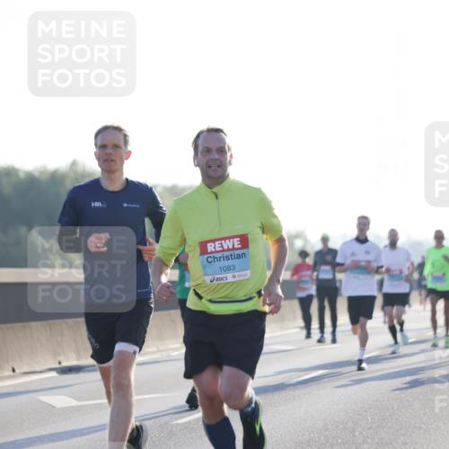 03.10.2025 - Köhlbrandbrückenlauf Jannik Wohlers http://msf.ph/oto/9057364 03.10.2025 09:13:34 Position 3 1083 meine-sportfotos.de