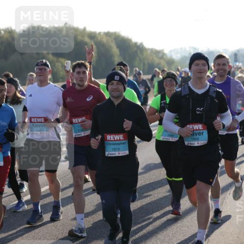 03.10.2025 - Köhlbrandbrückenlauf Jannik Wohlers http://msf.ph/oto/9057390 03.10.2025 09:21:15 Position 3 1815, 2750, 3762, 1810, 7, 1956, 1866 meine-sportfotos.de