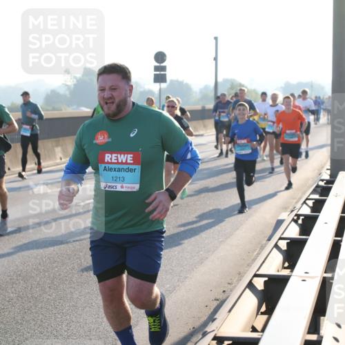 03.10.2025 - Köhlbrandbrückenlauf Lena Gebhardt http://msf.ph/oto/9057400 03.10.2025 09:17:58 Position 1 1213 meine-sportfotos.de
