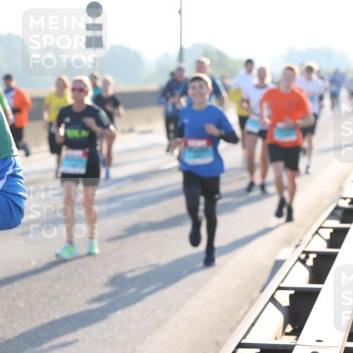 03.10.2025 - Köhlbrandbrückenlauf Lena Gebhardt http://msf.ph/oto/9057408 03.10.2025 09:17:58 Position 1  meine-sportfotos.de