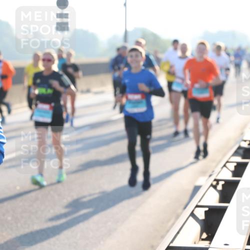 03.10.2025 - Köhlbrandbrückenlauf Lena Gebhardt http://msf.ph/oto/9057414 03.10.2025 09:17:58 Position 1  meine-sportfotos.de
