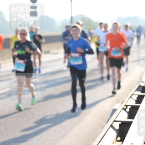 03.10.2025 - Köhlbrandbrückenlauf Lena Gebhardt http://msf.ph/oto/9057423 03.10.2025 09:17:58 Position 1  meine-sportfotos.de