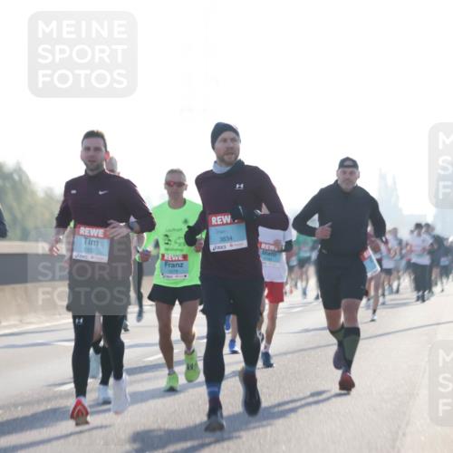 03.10.2025 - Köhlbrandbrückenlauf Jannik Wohlers http://msf.ph/oto/9057458 03.10.2025 09:13:37 Position 3 3155, 2302, 1079, 3834 meine-sportfotos.de