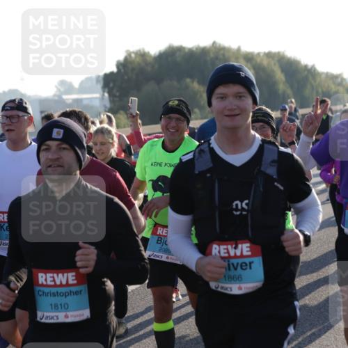 03.10.2025 - Köhlbrandbrückenlauf Jannik Wohlers http://msf.ph/oto/9057463 03.10.2025 09:21:17 Position 3 21, 1810, 13, 2089, 1866, 2984 meine-sportfotos.de