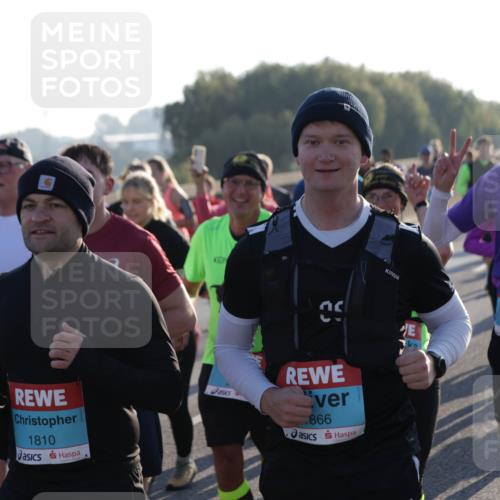 03.10.2025 - Köhlbrandbrückenlauf Jannik Wohlers http://msf.ph/oto/9057471 03.10.2025 09:21:17 Position 3 1810, 866, 2984 meine-sportfotos.de