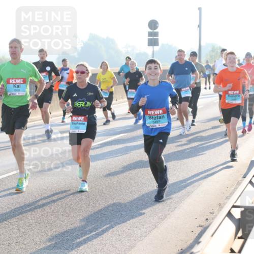 03.10.2025 - Köhlbrandbrückenlauf Lena Gebhardt http://msf.ph/oto/9057482 03.10.2025 09:17:59 Position 1 1080, 1092, 3497 meine-sportfotos.de